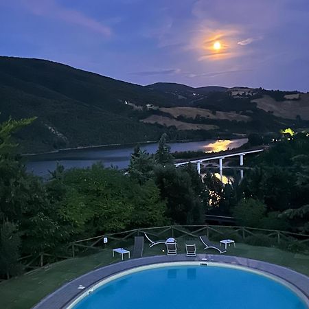 Colle Sul Lago Cingoli Esterno foto