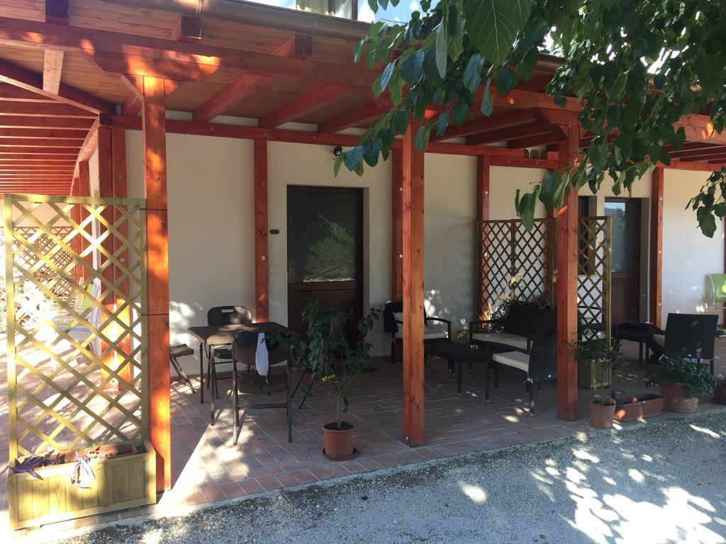Colle Sul Lago Cingoli Esterno foto
